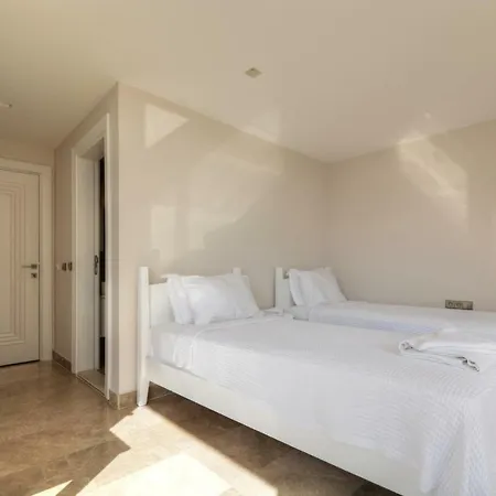 Willa Sleeps 6 Pool Air Con Wifi *