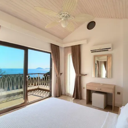Sleeps 6 Pool Air Con Wifi Villa
