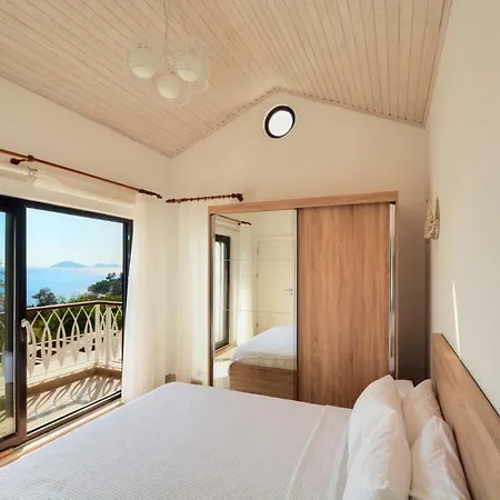 Sleeps 6 Pool Air Con Wifi *
